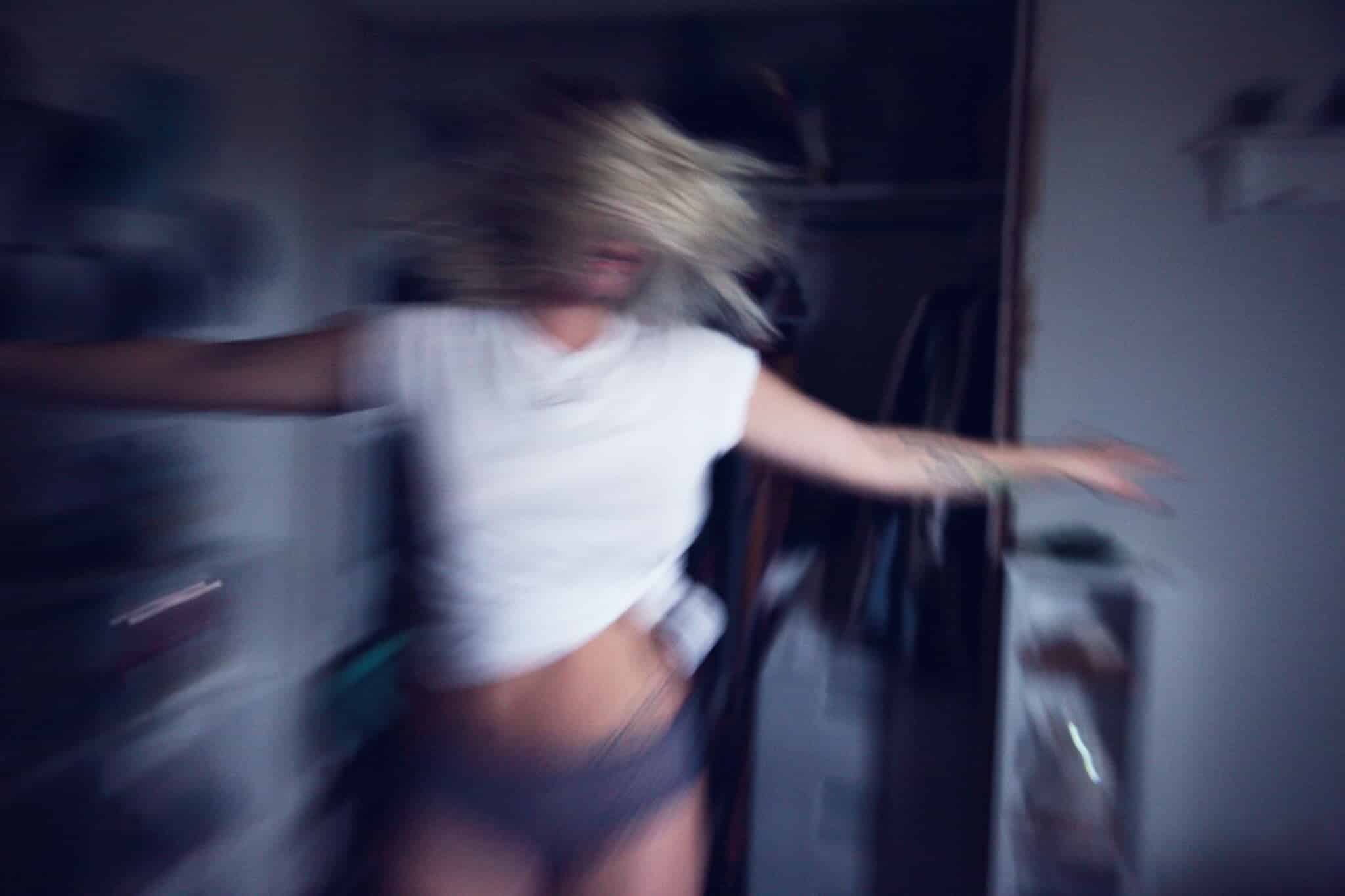 Paga con sexo al director pervertido